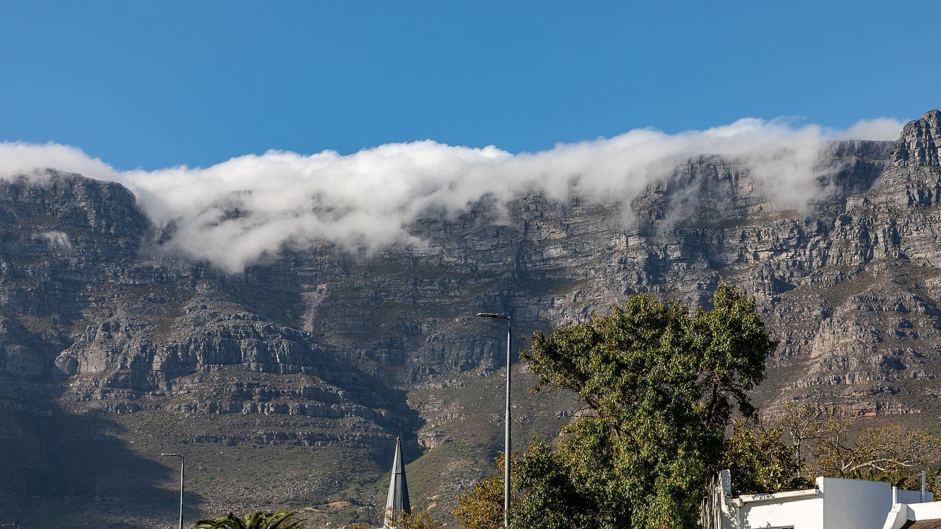Table Mountain under its tablecloth of cloud, seen from the city